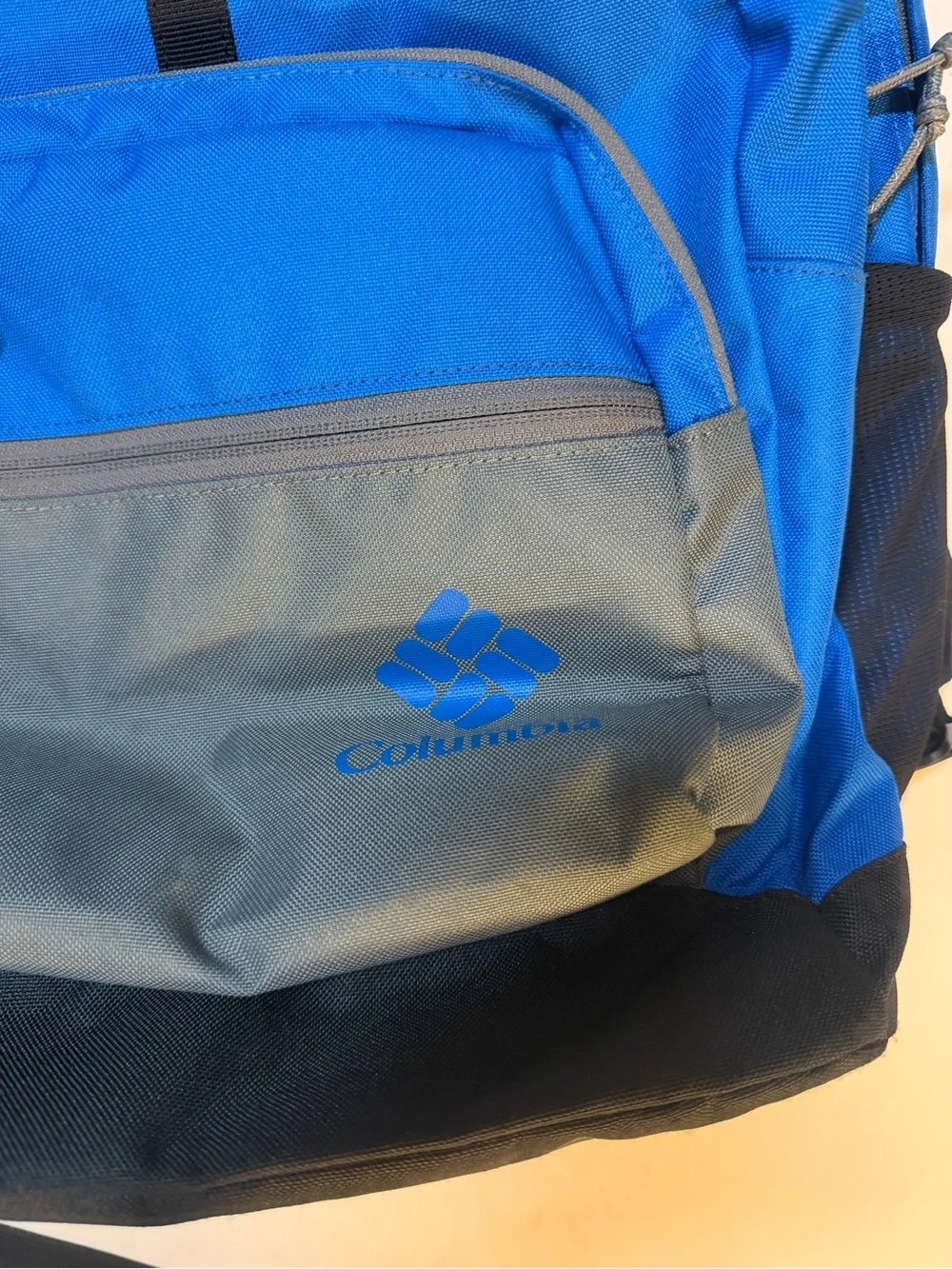 Columbia Neosho Daypack Backpack Blue Gray School Laptop Travel Hiking Book Bag